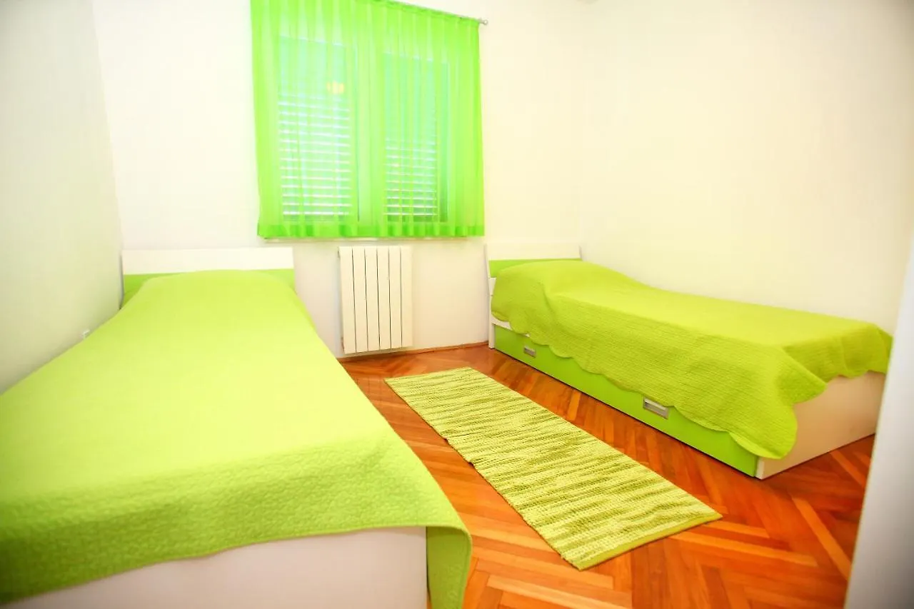 Apartments Nakir Slatine