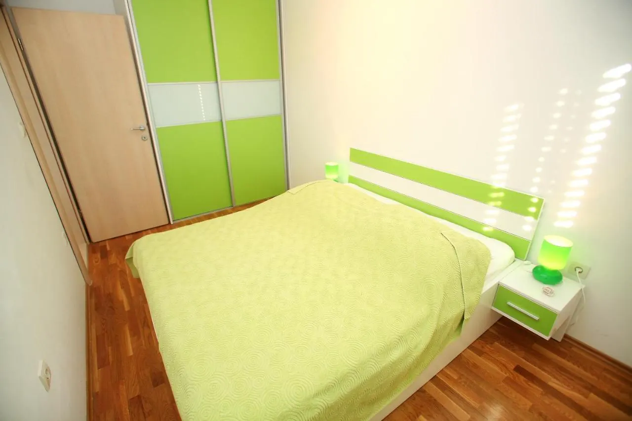 Apartments Nakir Slatine 0*,  Croatia
