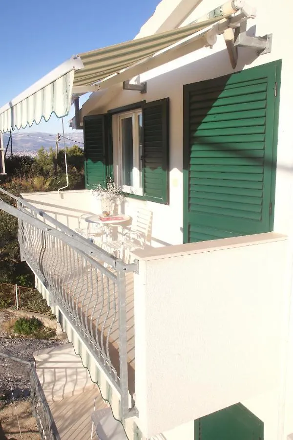 Apartments Nakir Slatine Croatia