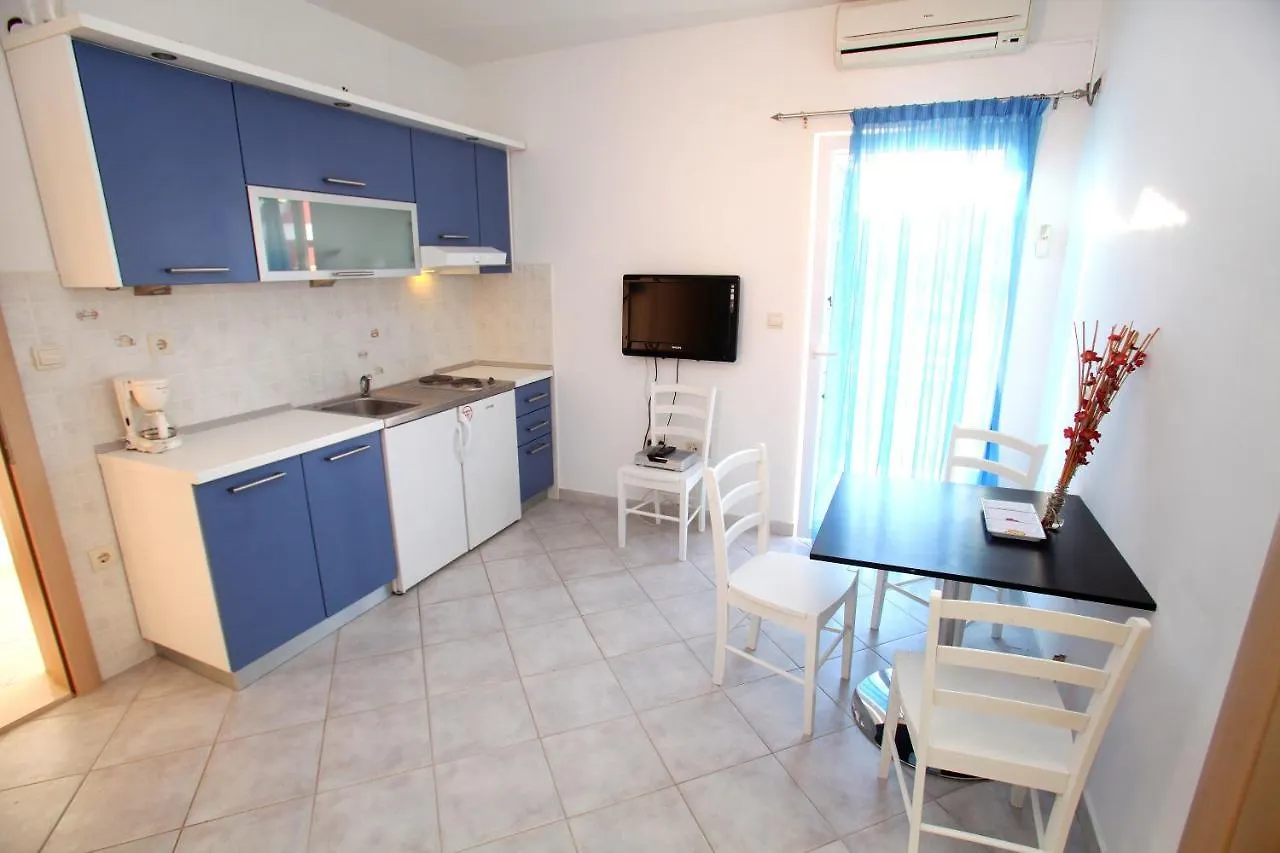 Apartments Nakir Slatine