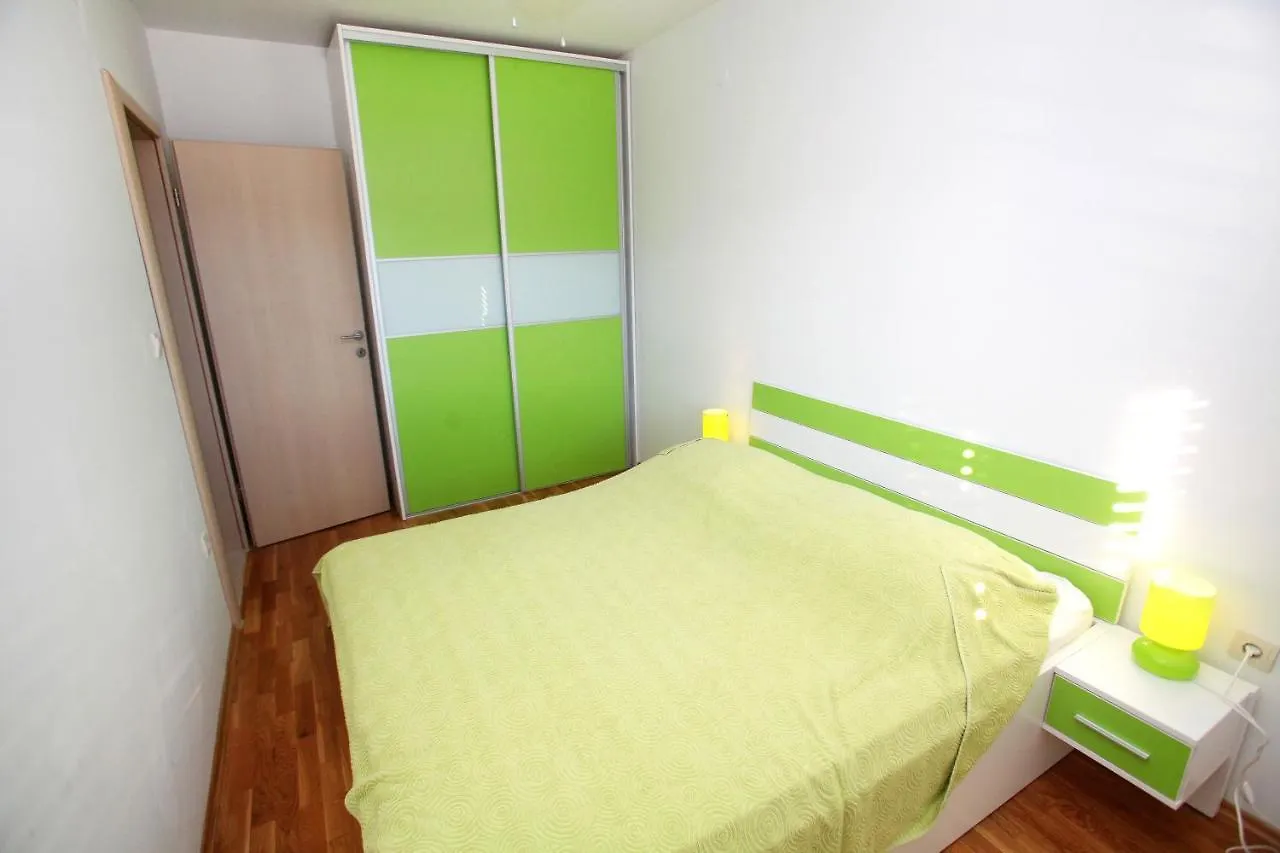 Apartments Nakir Slatine